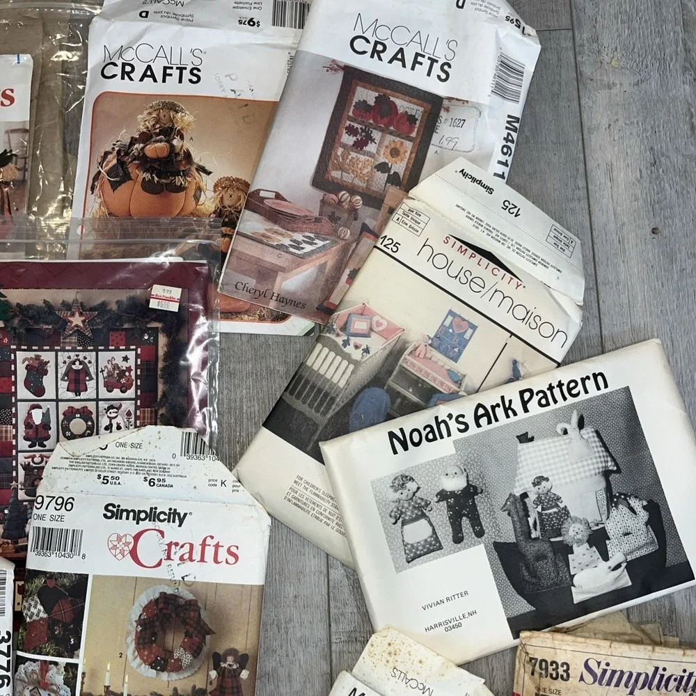 Lot‎ of 17 Vintage Craft Sewing Patterns Bears + Holidays + Farmhouse